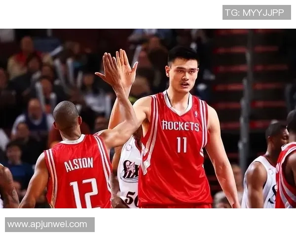 火箭姚明领衔NBA传奇时刻重温篮球辉煌岁月的封面故事